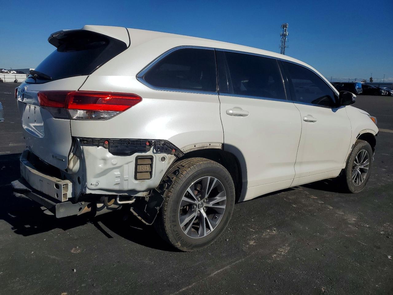 2018 TOYOTA HIGHLANDER