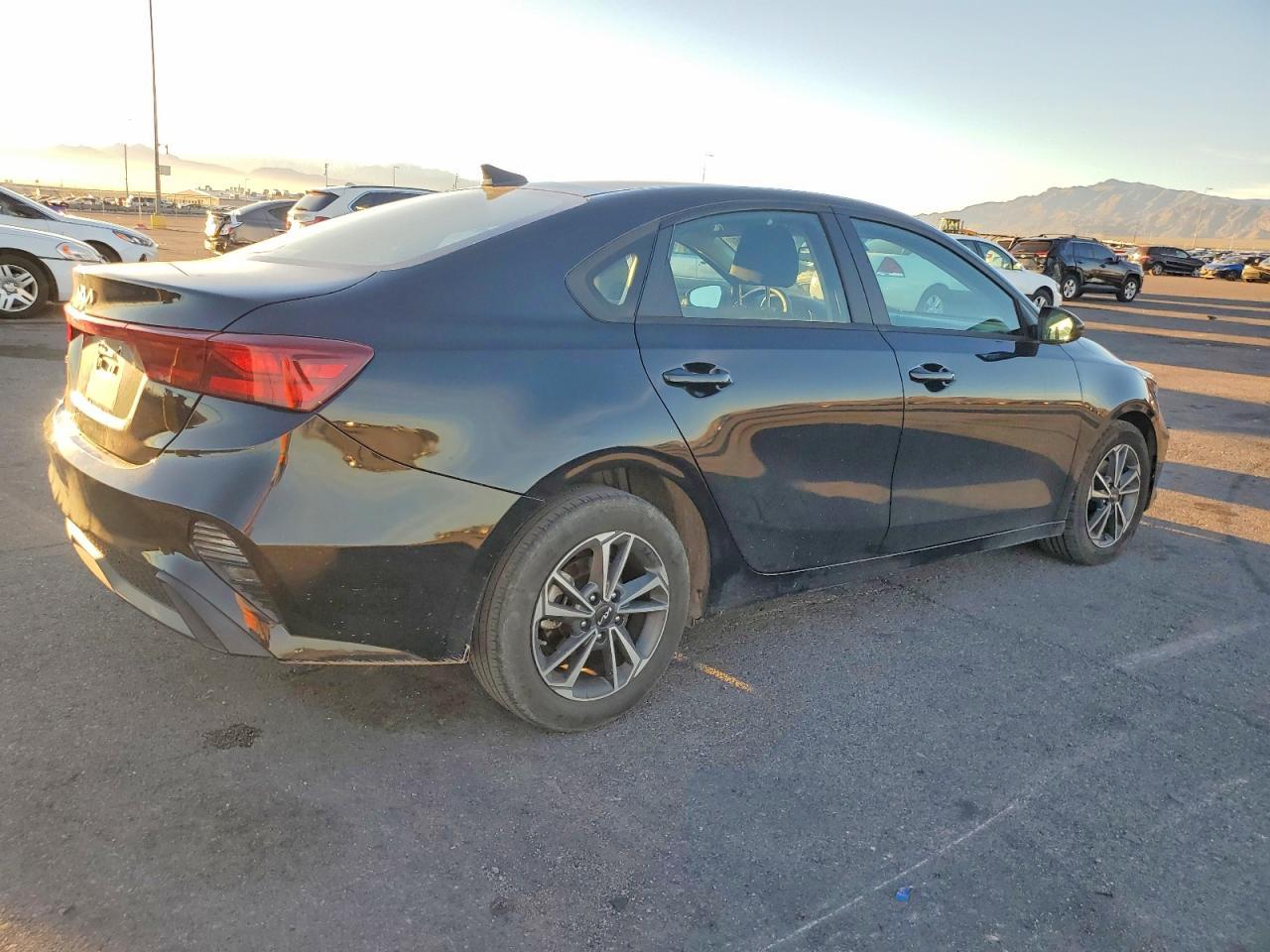 2023 KIA FORTE