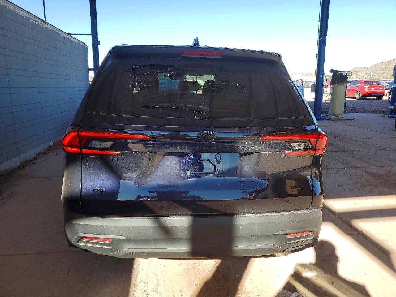 2024 TOYOTA HIGHLANDER