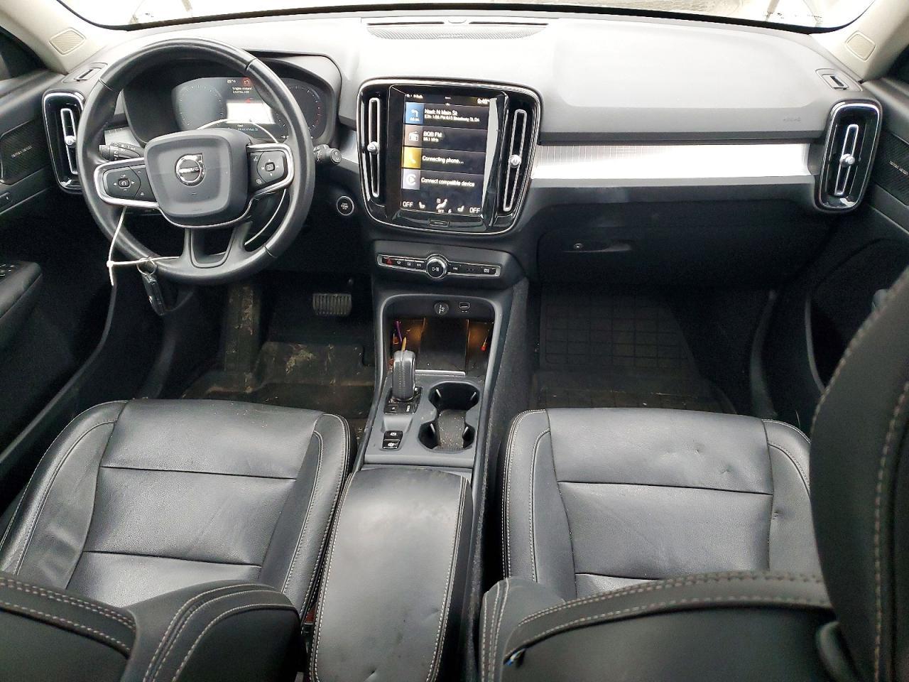 2019 VOLVO XC40