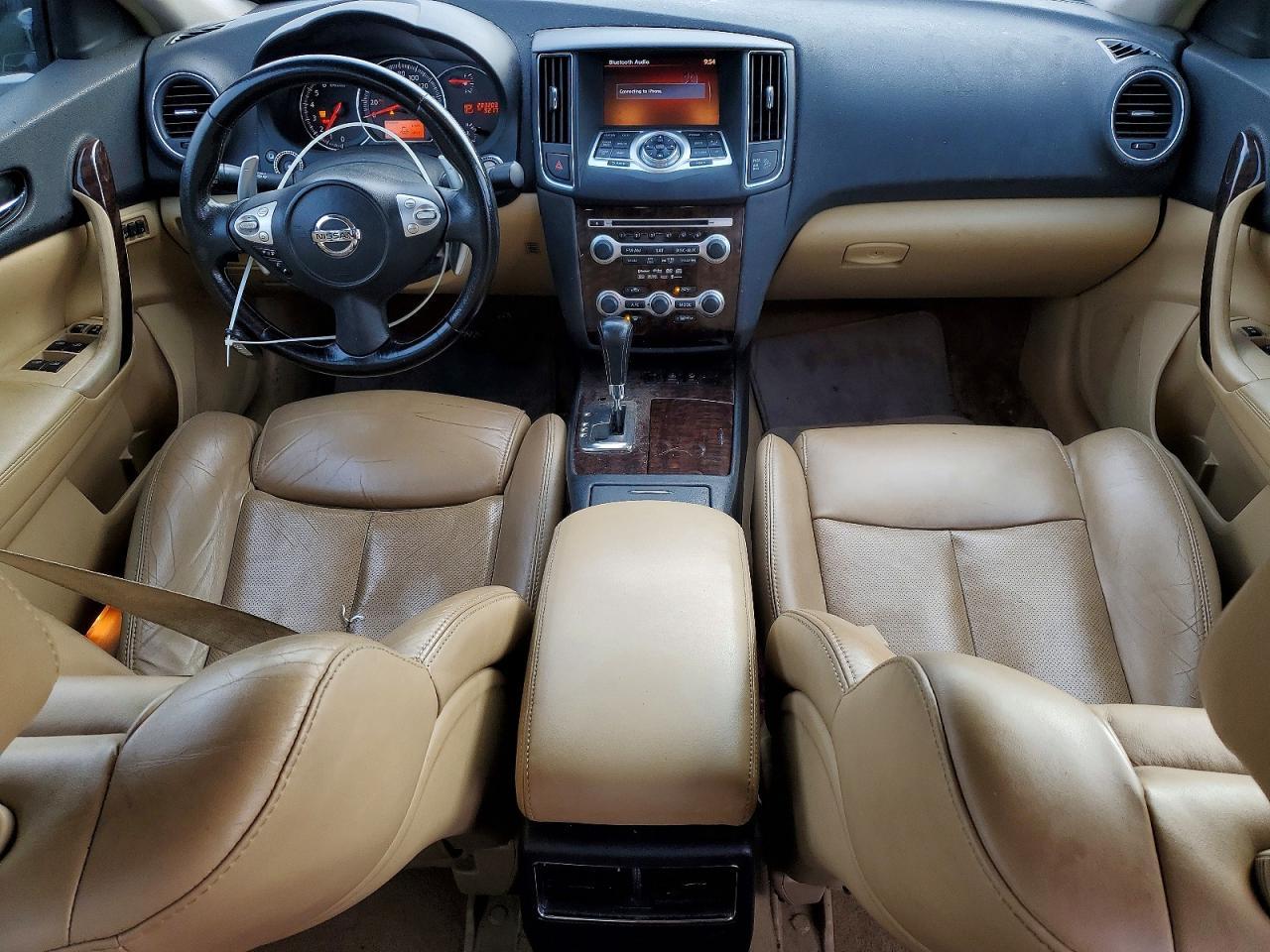 2010 NISSAN Maxima