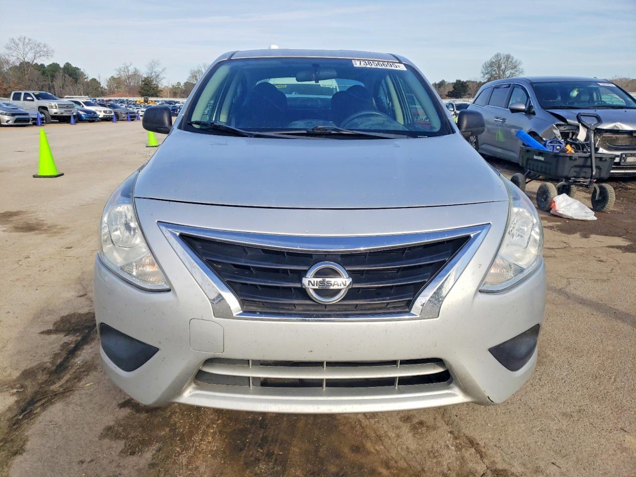 2015 NISSAN VERSA