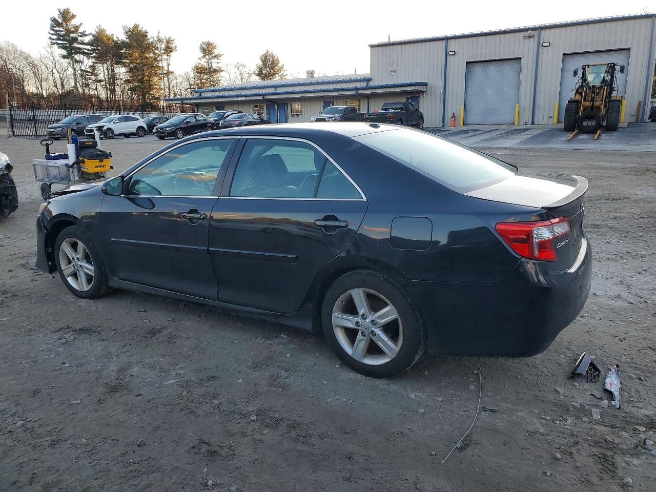 2014 TOYOTA CAMRY