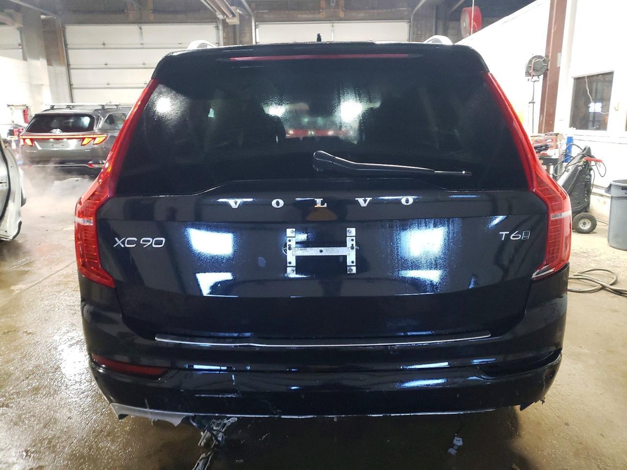 2016 VOLVO XC90