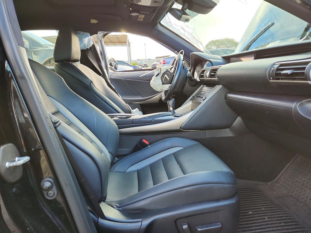 2020 LEXUS IS 300