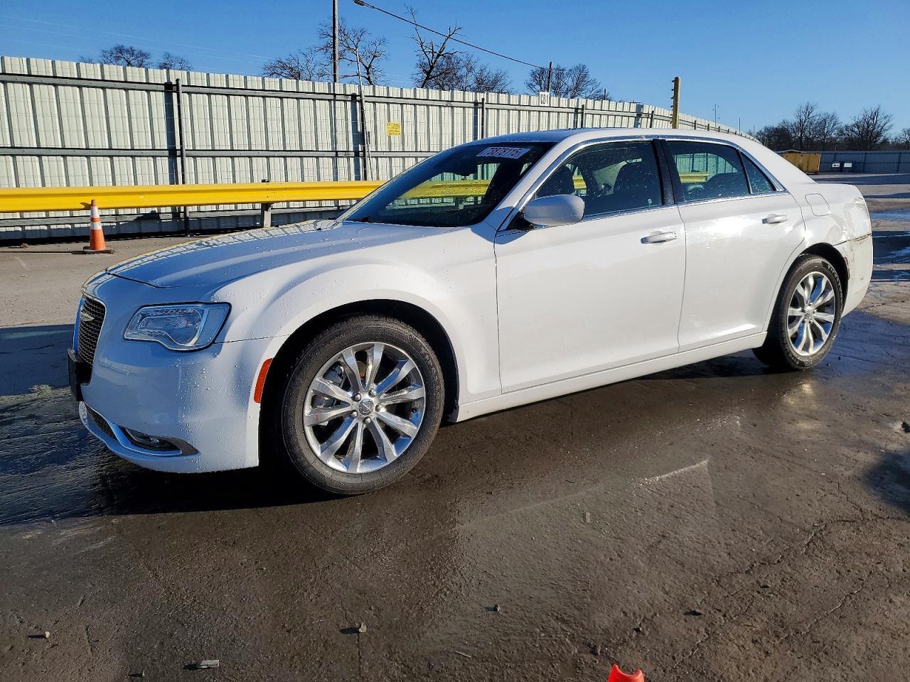 2016 CHRYSLER 300