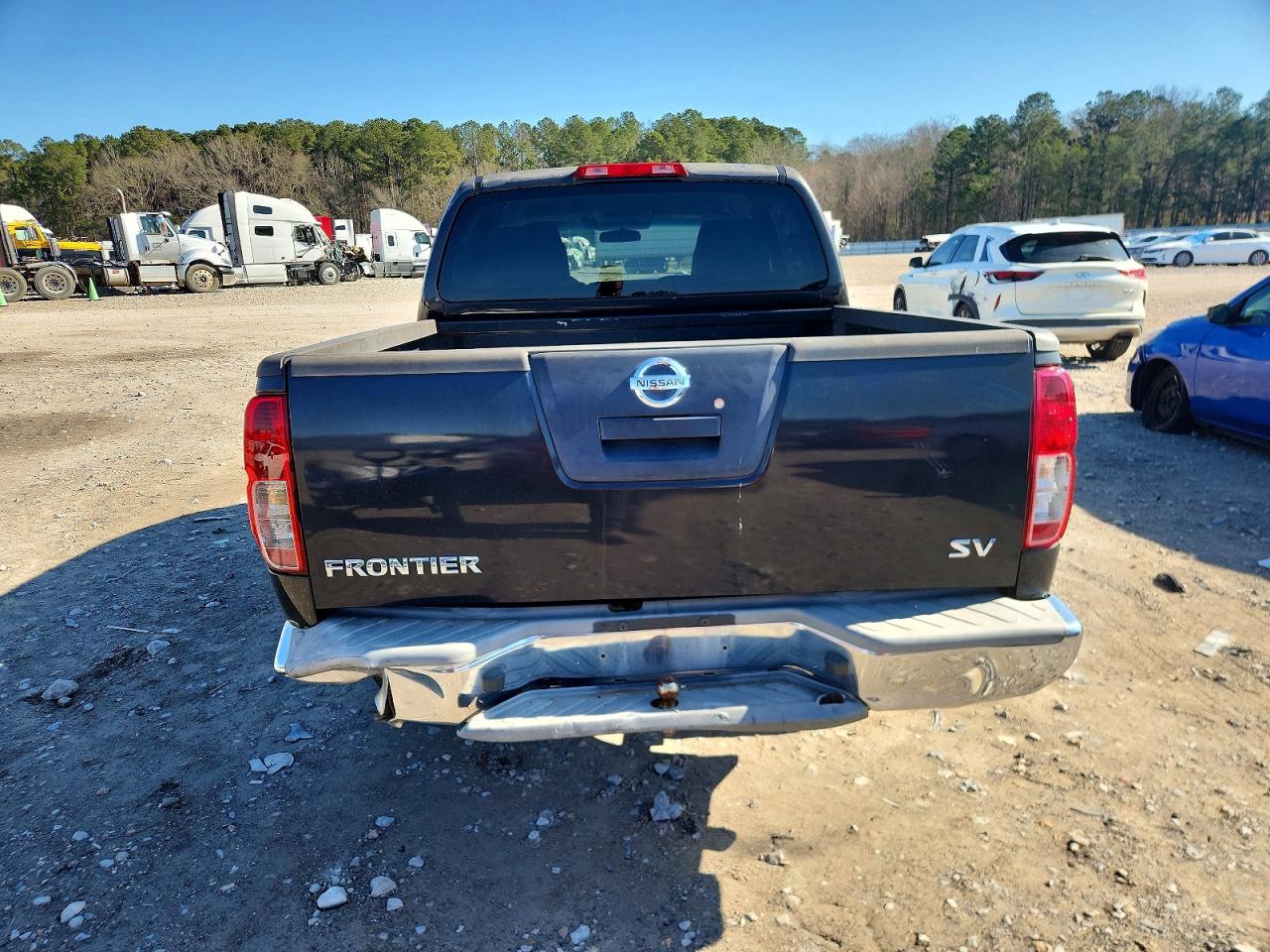2011 NISSAN Frontier