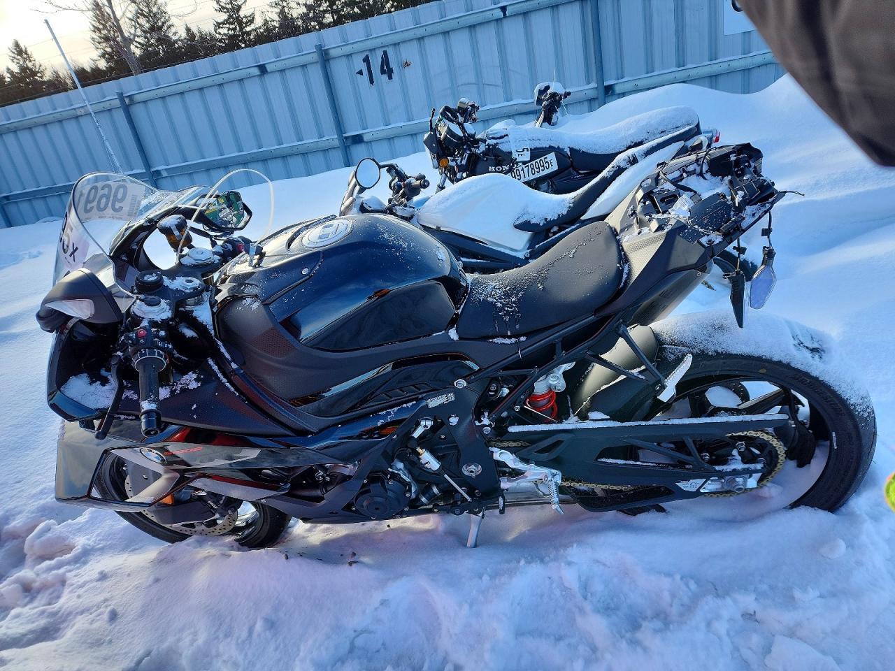 2025 BMW S 1000