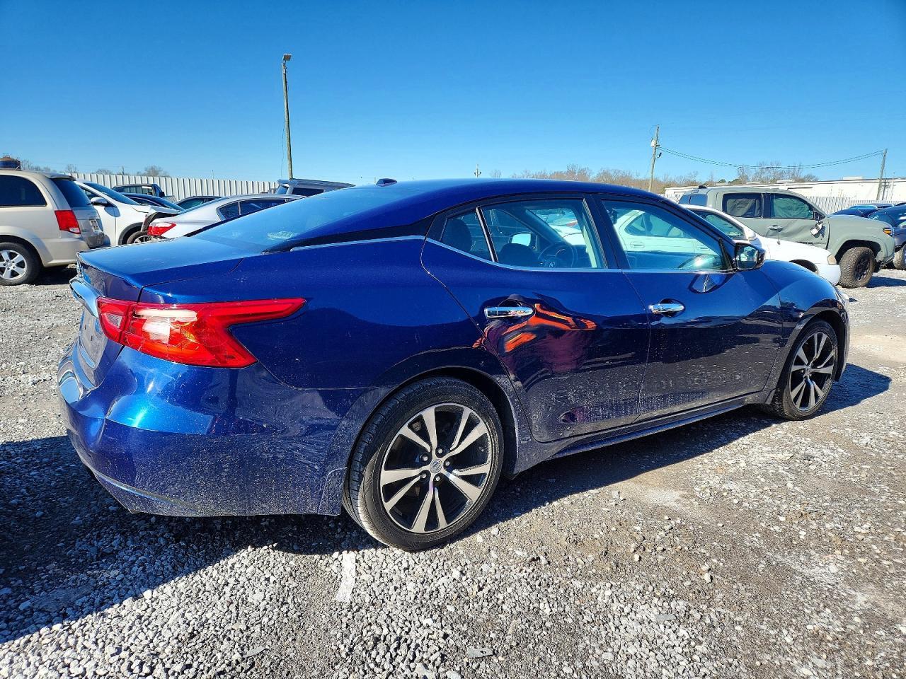 2017 NISSAN Maxima