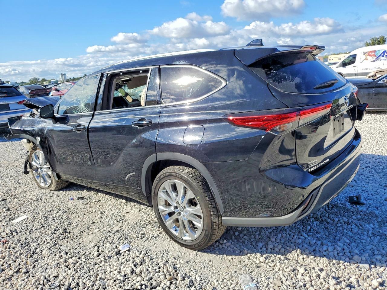 2022 TOYOTA HIGHLANDER