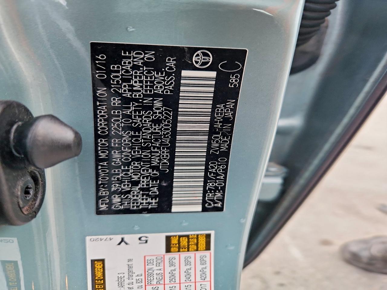 2016 TOYOTA PRIUS