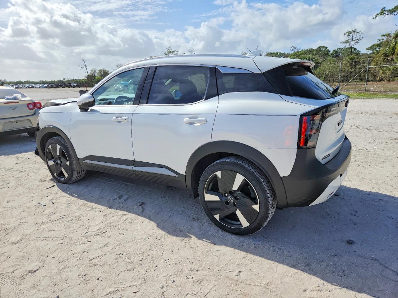 2025 NISSAN KICKS