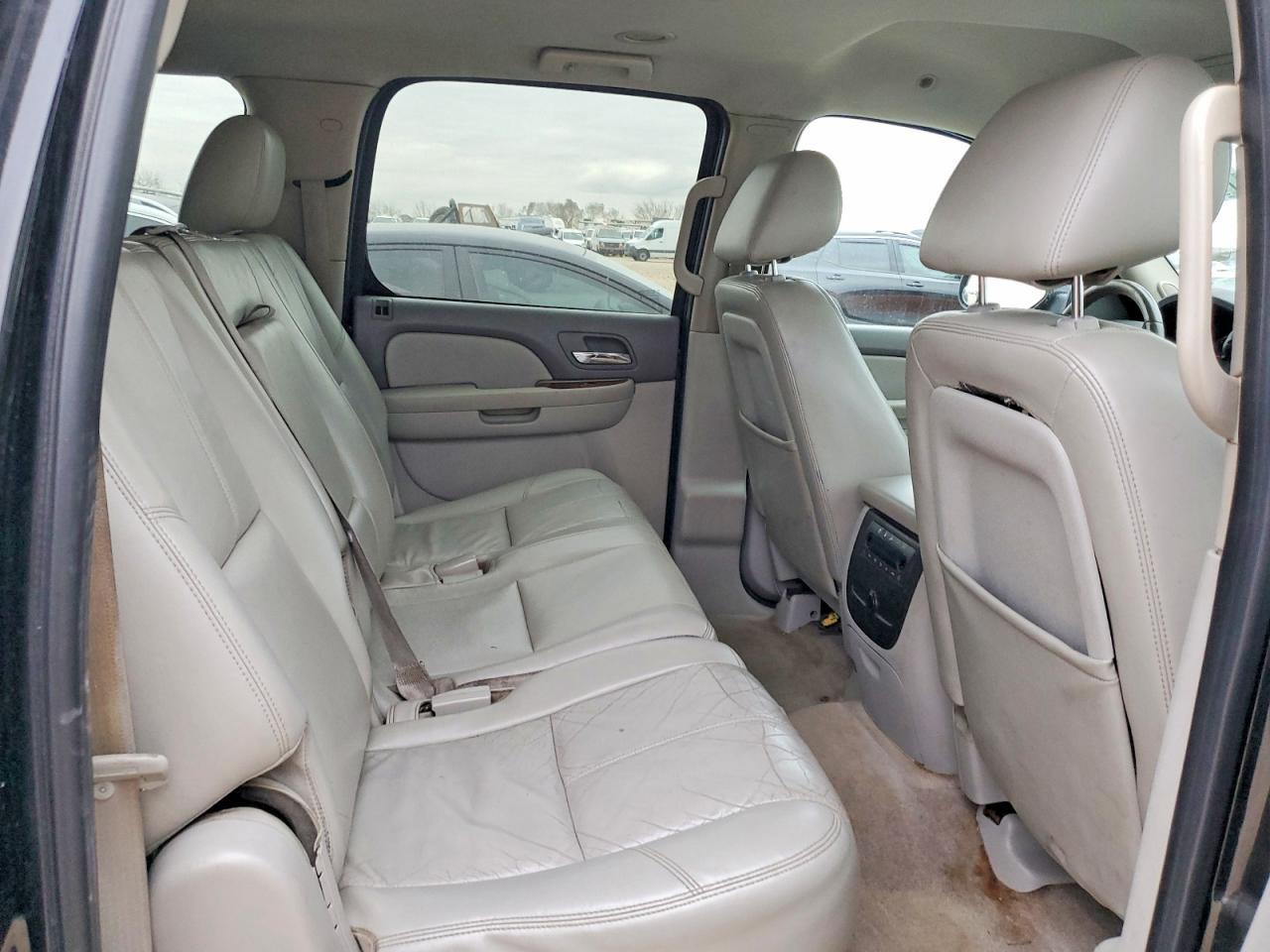 2011 CHEVROLET Suburban