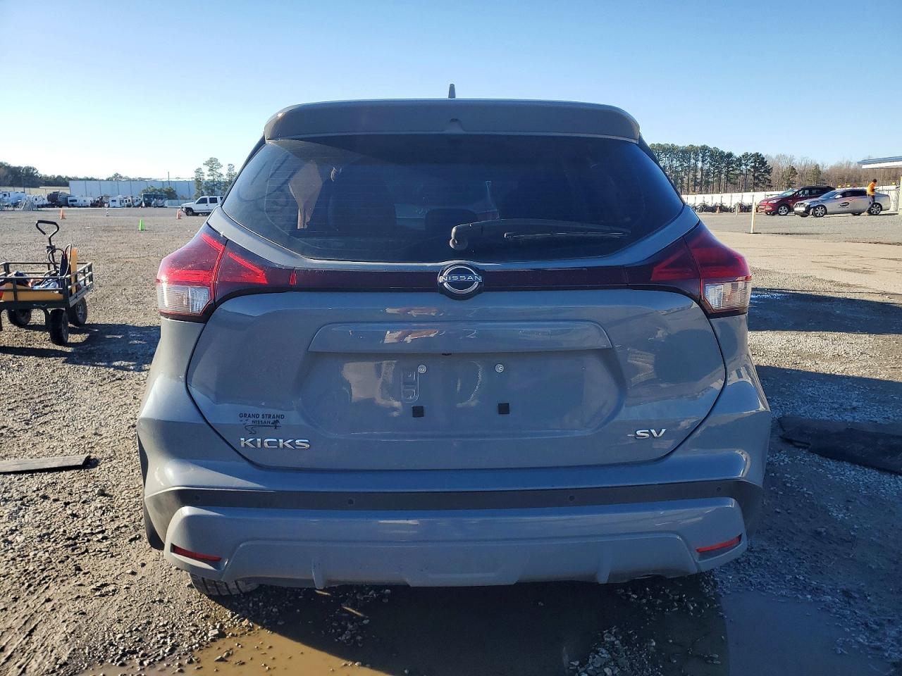 2024 NISSAN KICKS