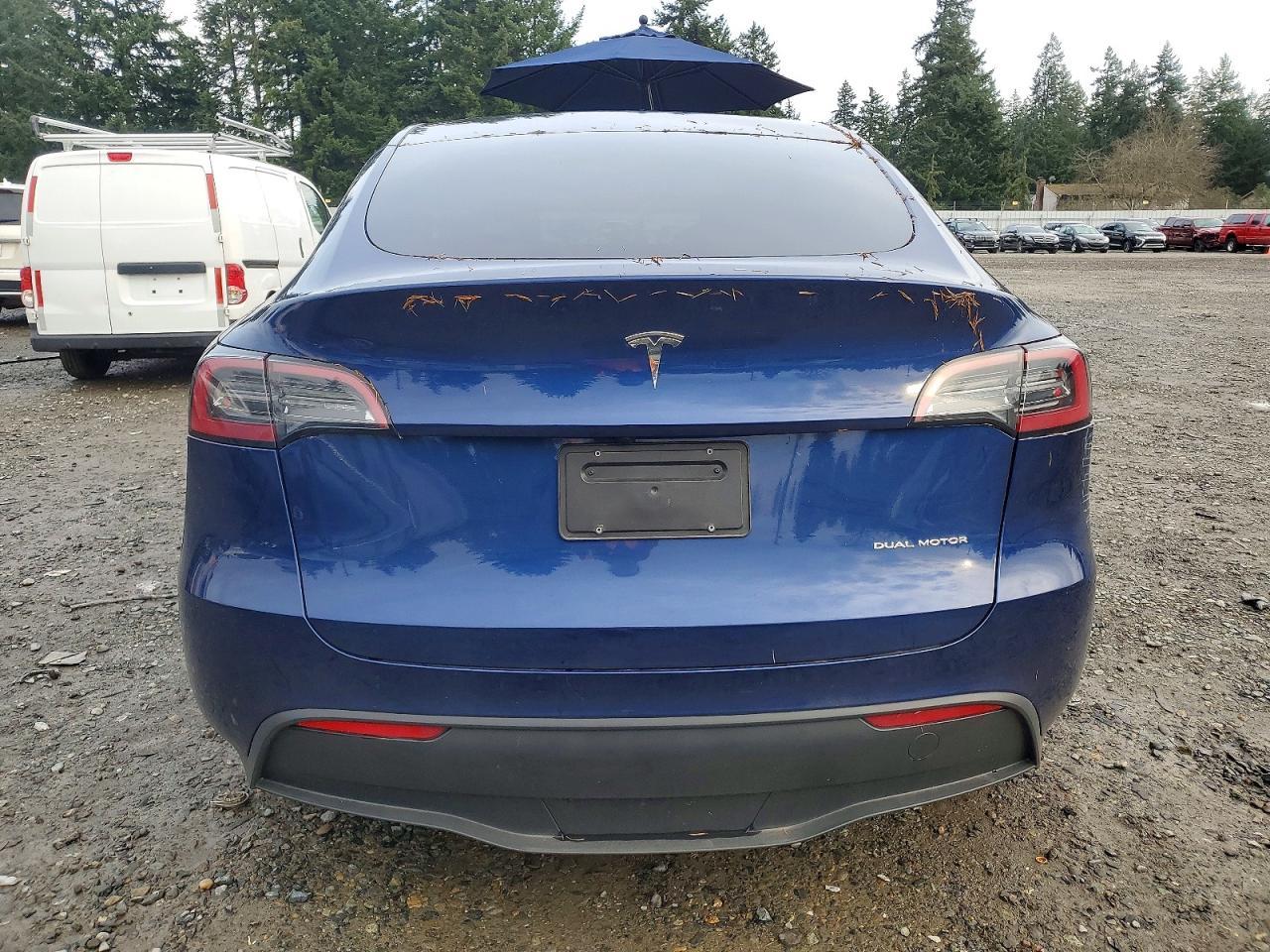 2024 TESLA MODEL Y