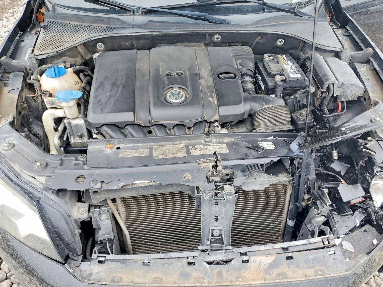 2012 VOLKSWAGEN Passat