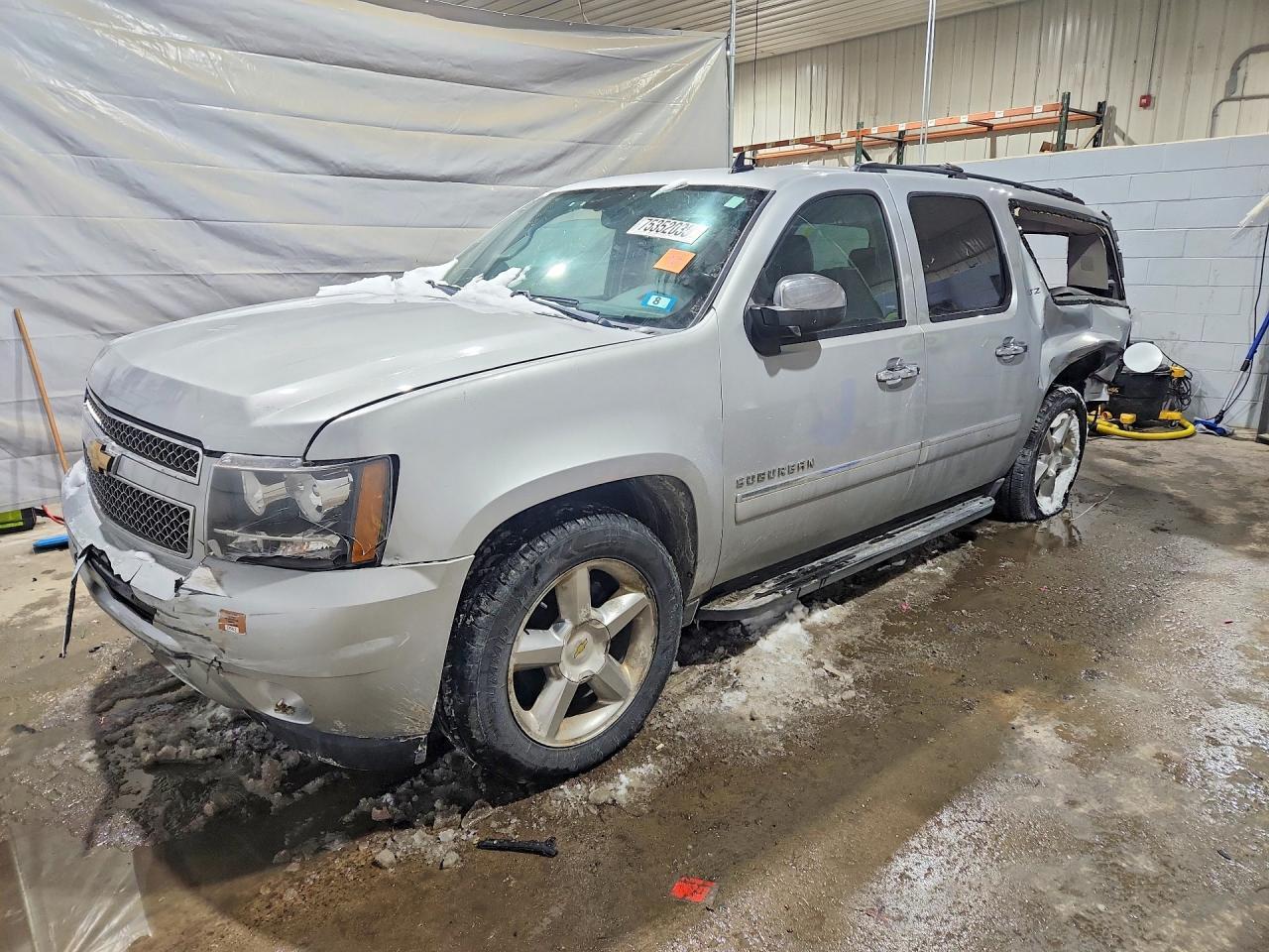 2013 CHEVROLET Suburban