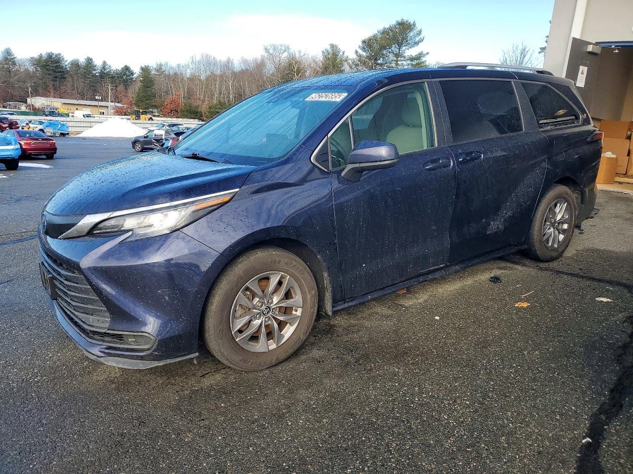 2022 TOYOTA SIENNA
