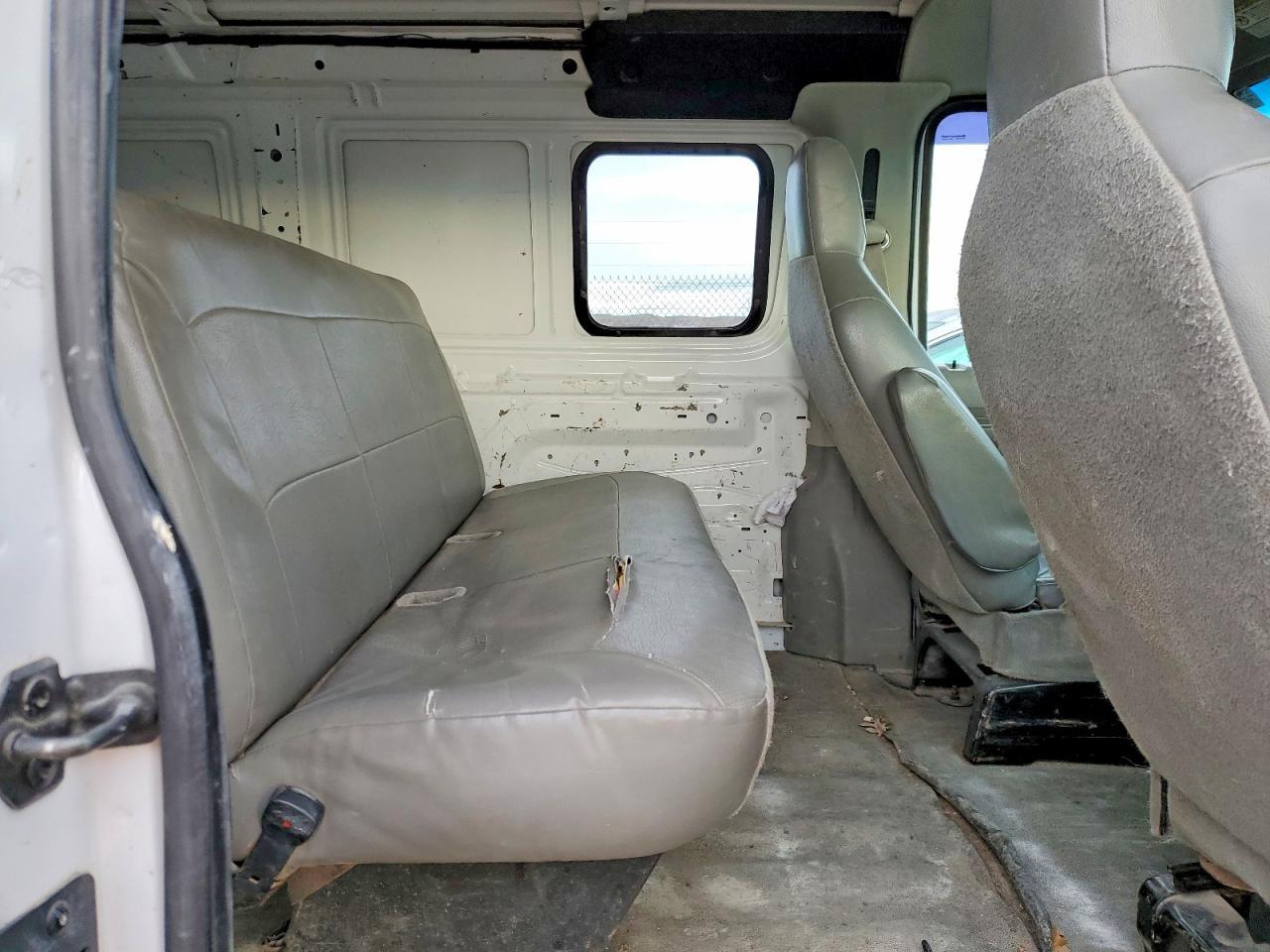2010 FORD ECONOLINE