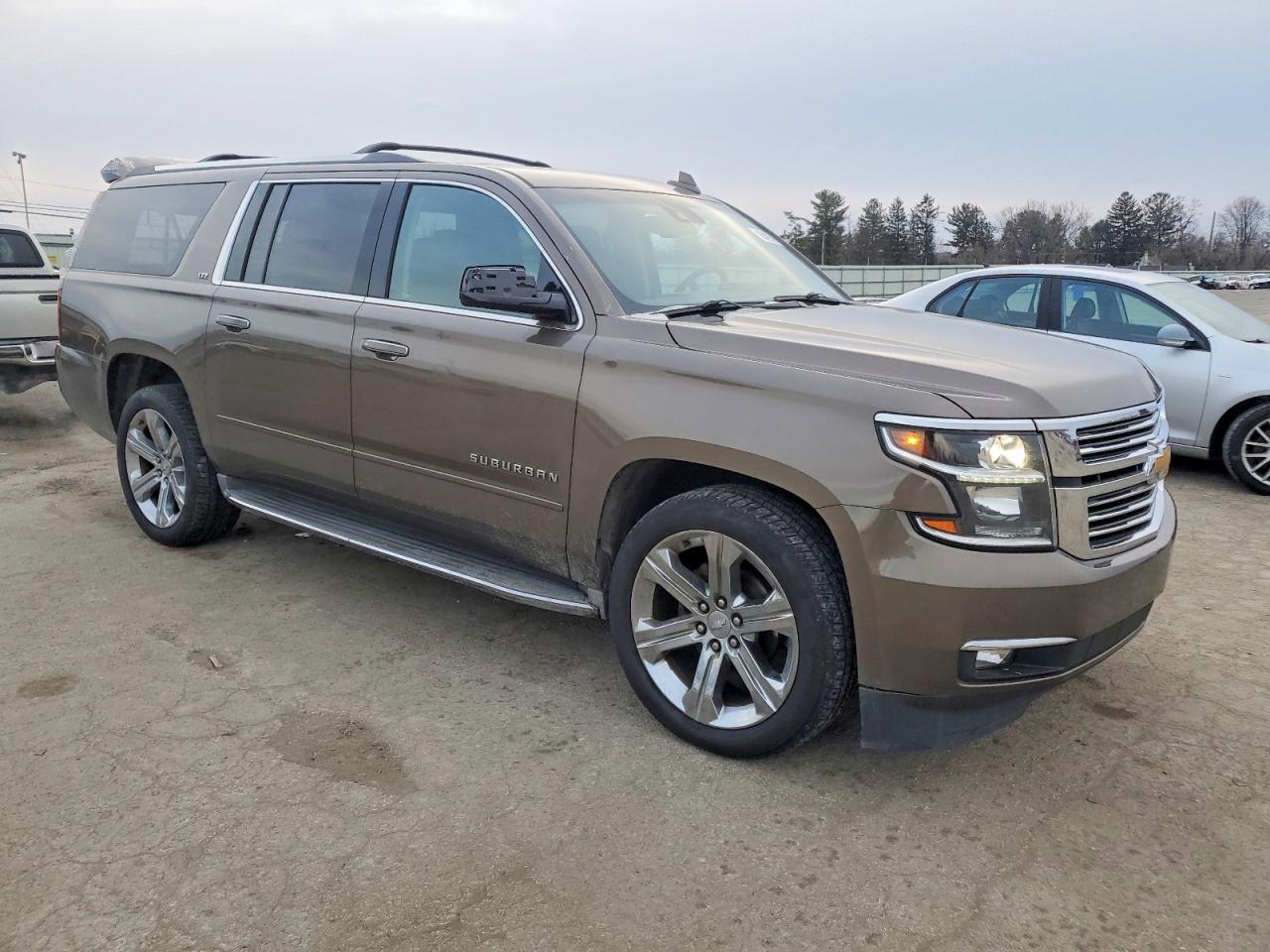 2016 CHEVROLET Suburban