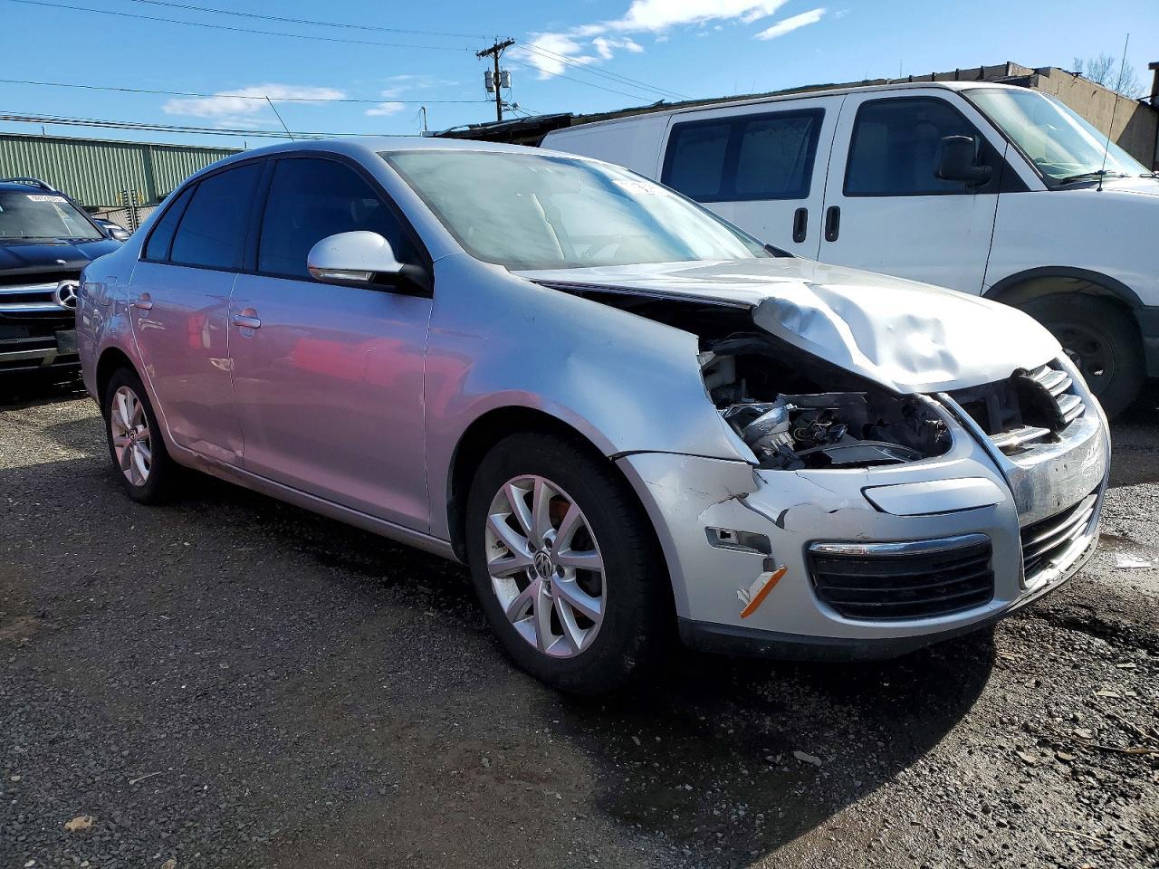 2010 VOLKSWAGEN JETTA