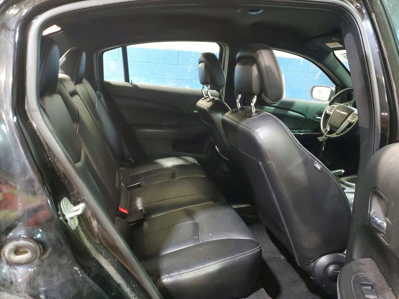 2011 CHRYSLER 200