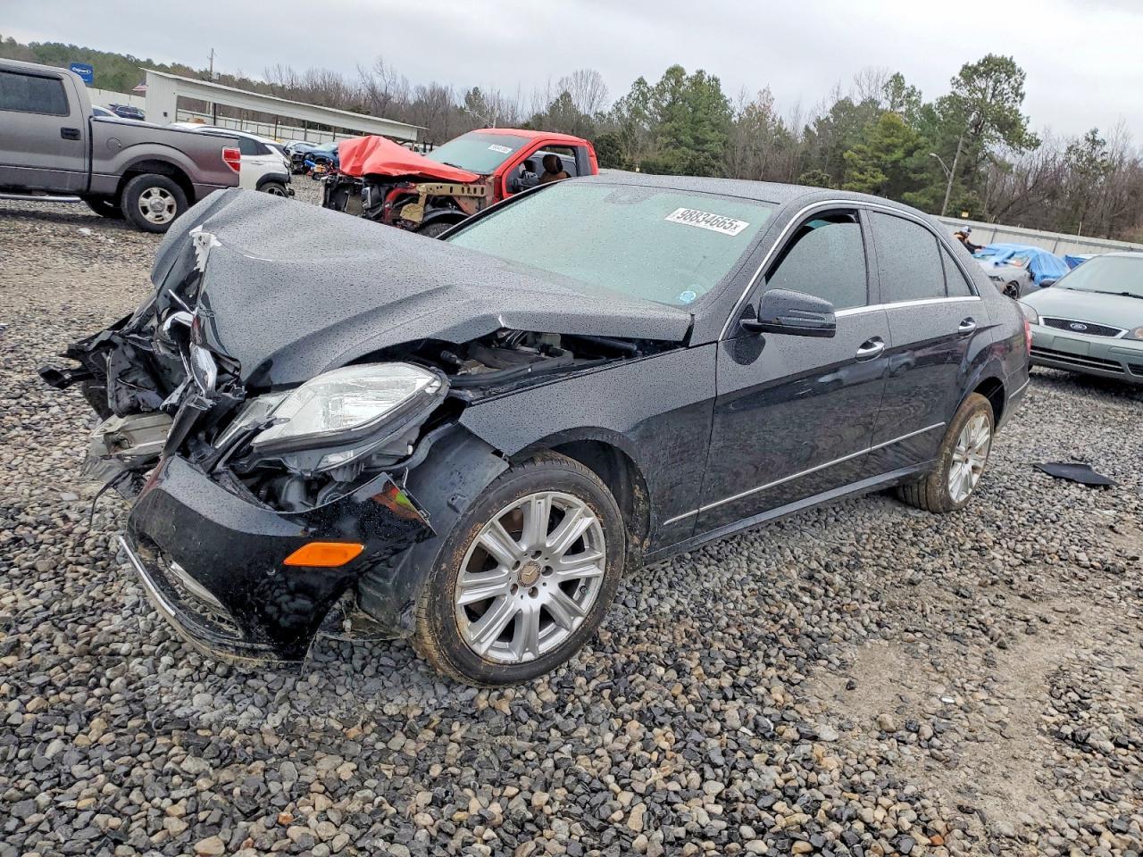 2013 MERCEDES-BENZ E-Class
