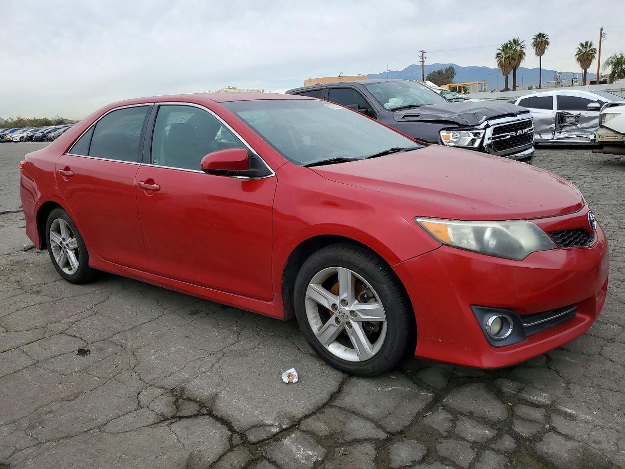 2014 TOYOTA CAMRY