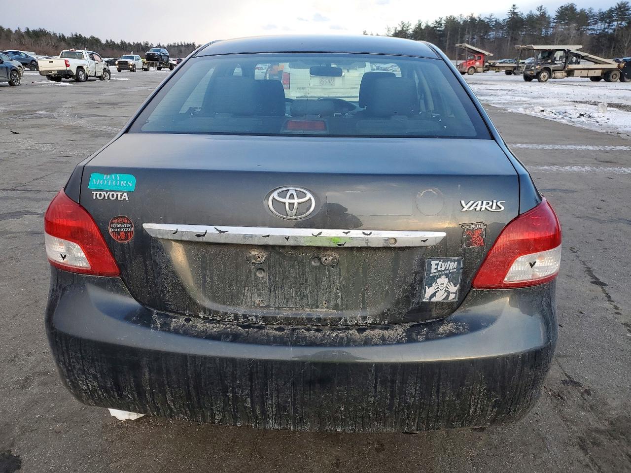 2011 TOYOTA YARIS