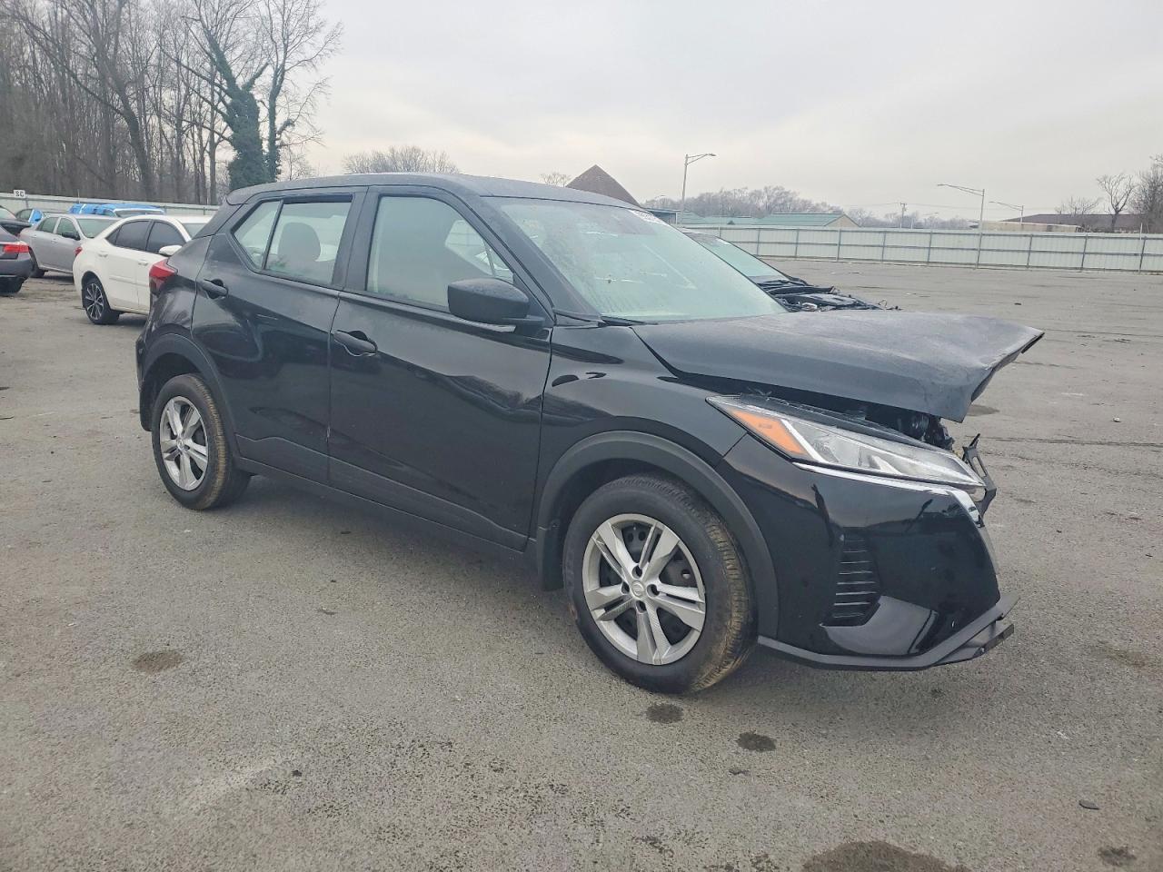 2024 NISSAN KICKS