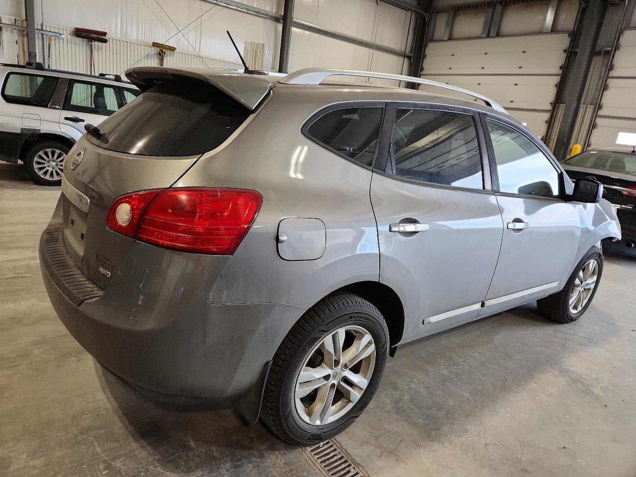 2015 NISSAN ROGUE