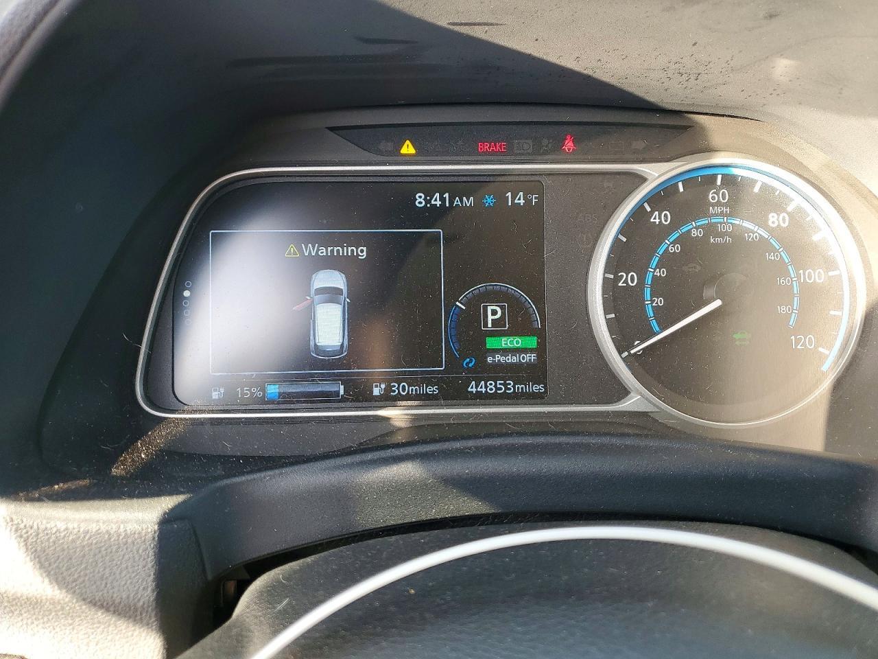 2022 NISSAN LEAF