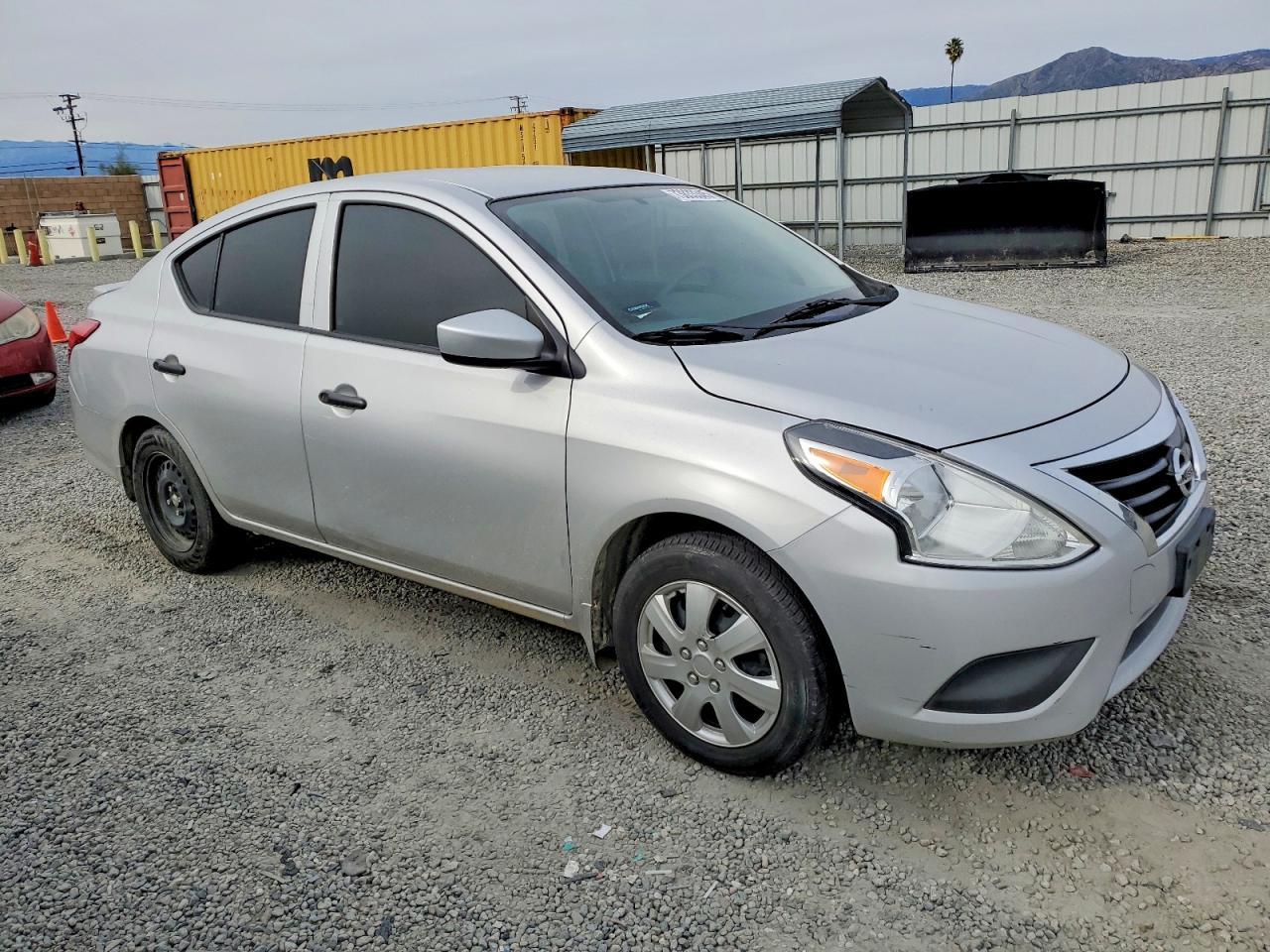 2018 NISSAN VERSA