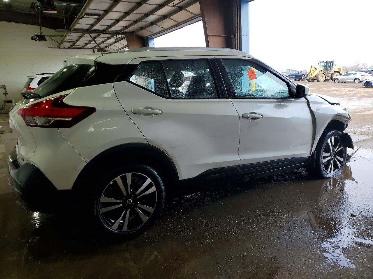 2018 NISSAN KICKS