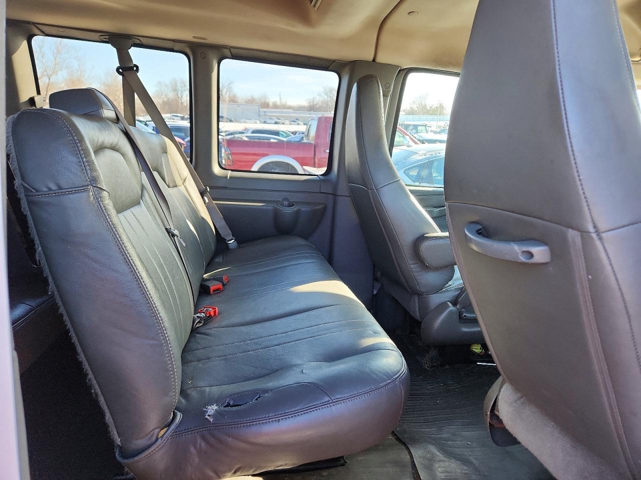 2016 CHEVROLET Express 3500
