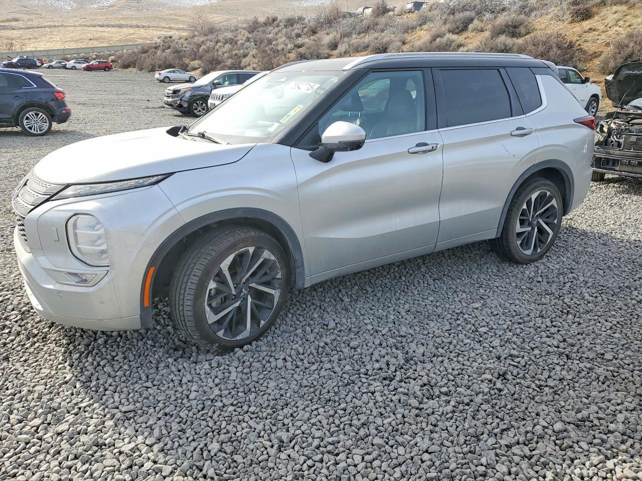 2023 MITSUBISHI outlander