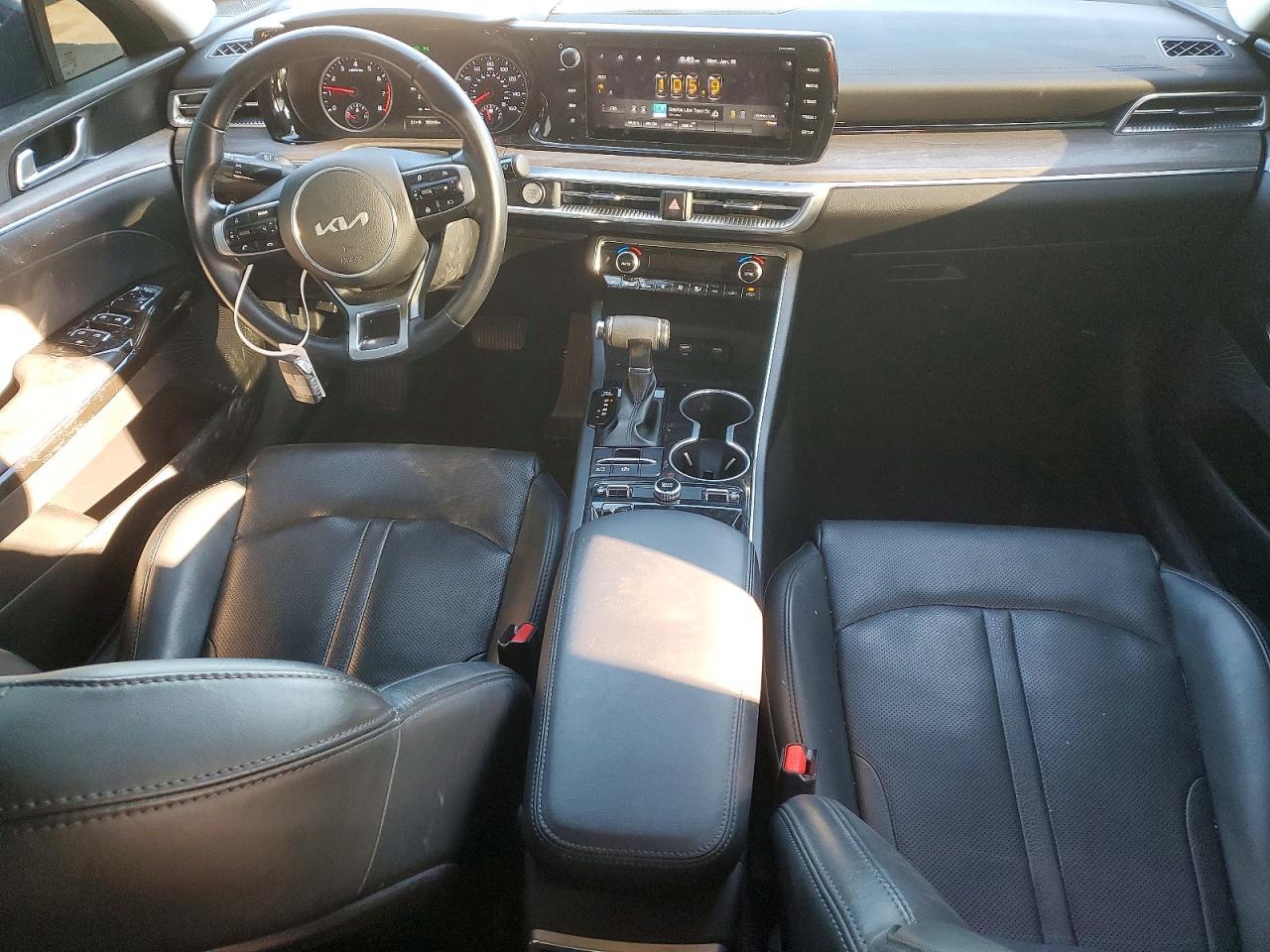2022 KIA K5