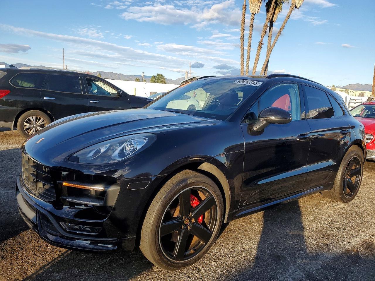2016 PORSCHE Macan