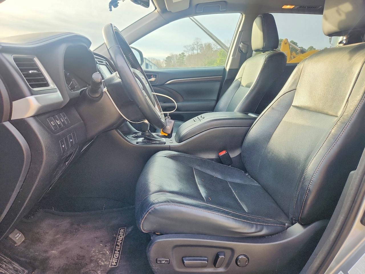 2015 TOYOTA HIGHLANDER