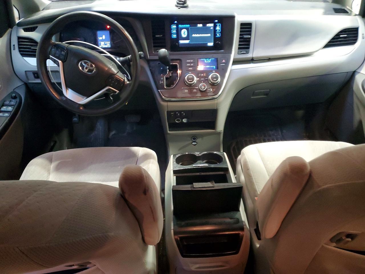 2017 TOYOTA SIENNA