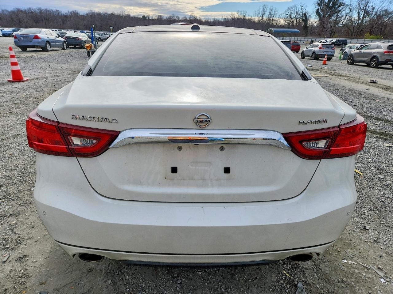2016 NISSAN Maxima
