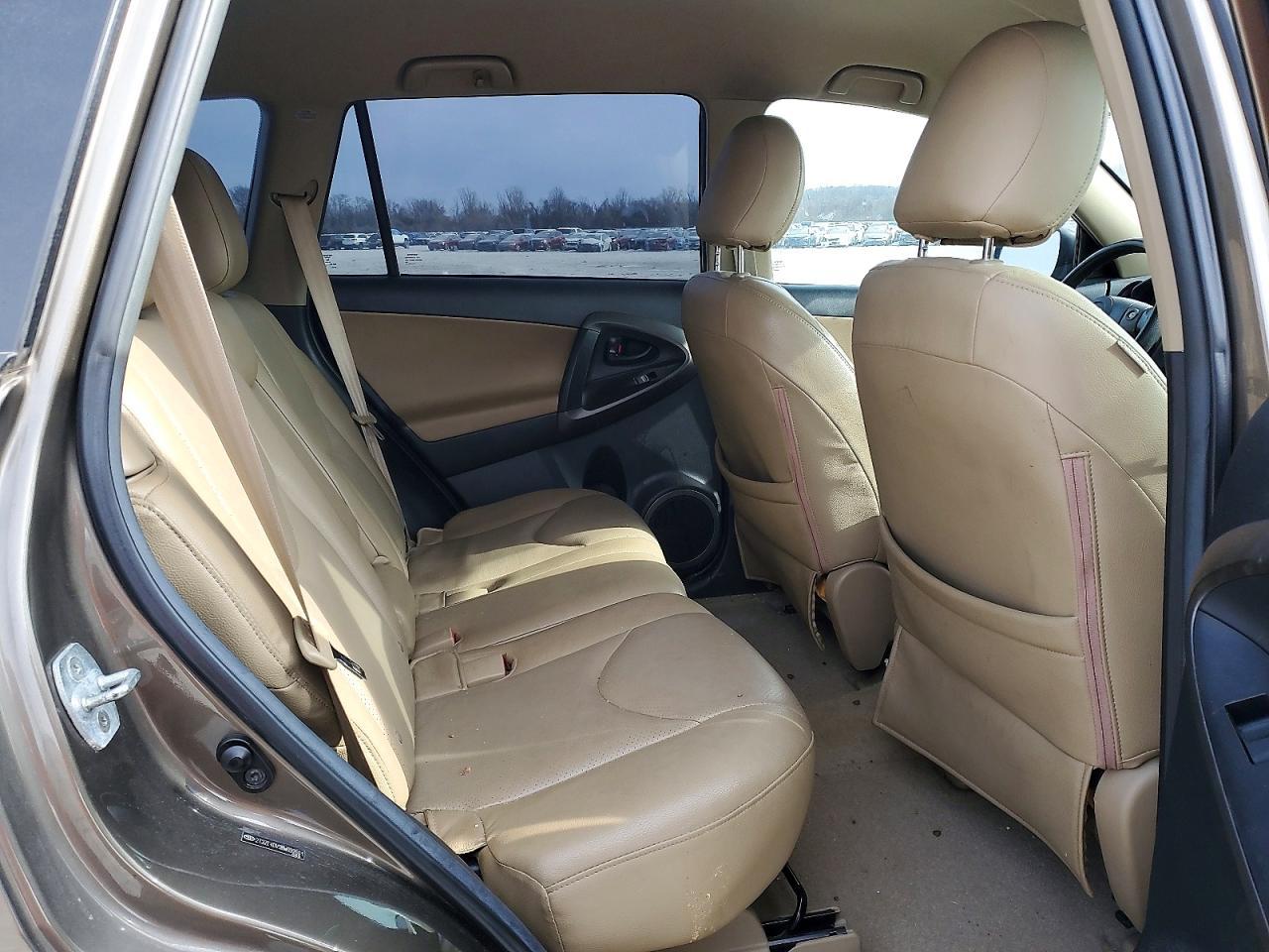 2011 TOYOTA RAV4