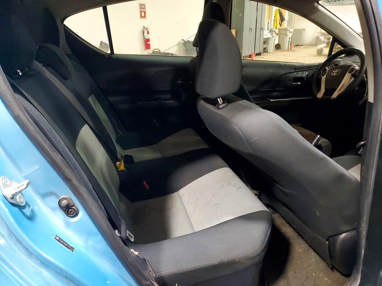 2015 TOYOTA Prius c