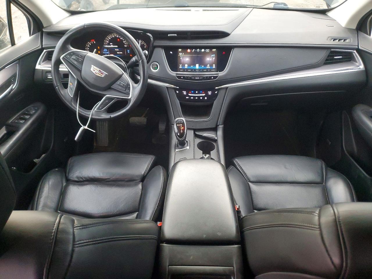 2017 CADILLAC XT5