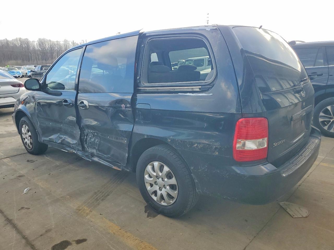 2004 KIA SEDONA
