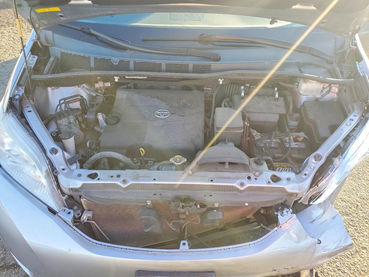 2013 TOYOTA SIENNA