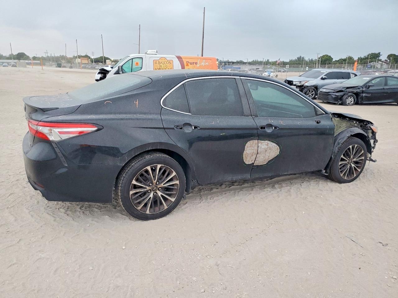 2018 TOYOTA CAMRY