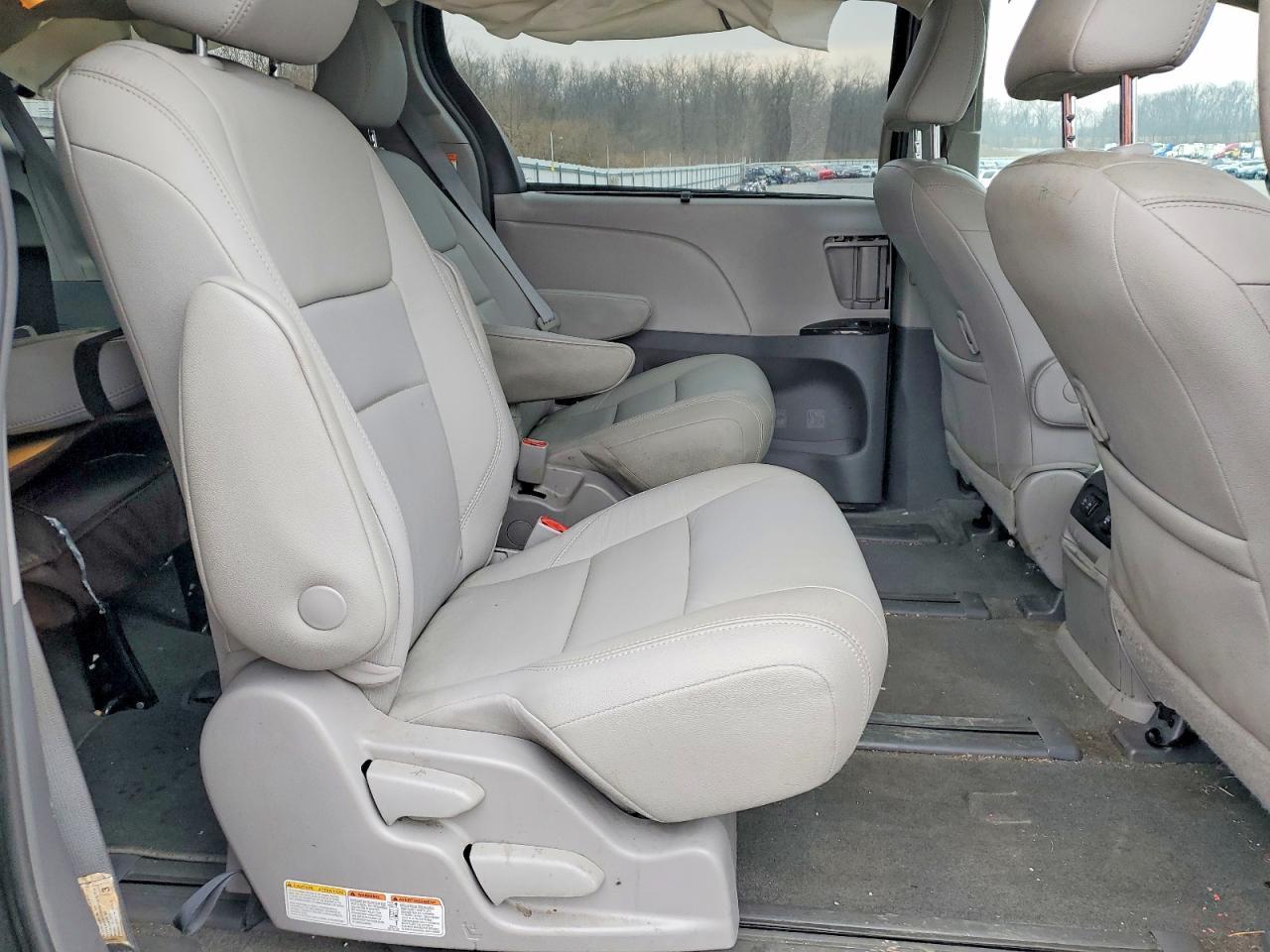 2019 TOYOTA SIENNA