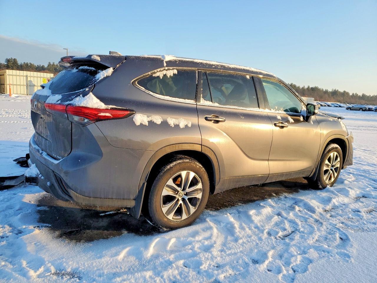 2021 TOYOTA HIGHLANDER