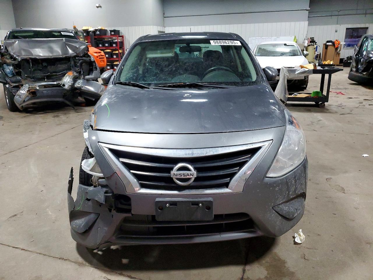 2019 NISSAN VERSA